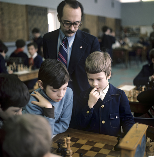 В шахматной школе Дворца пионеров