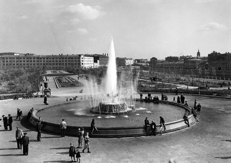 Гостев А. Болотная площадь. Москва. 1947 г.