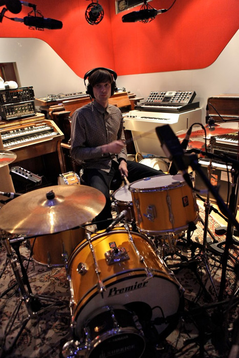 Во время записи альбома «The Future Is Medieval» в лондонской студии Dean St. Studios