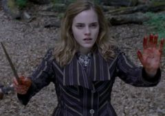 Эмма Уотсон в роли Гермионы в фильме «Гарри Поттер и дары cмерти: Часть 1».