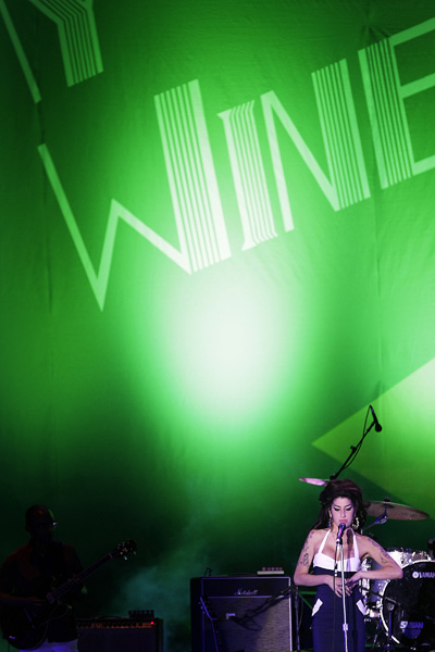 Эми Уайнхаус во время выступления в Бразилии, январь 2011