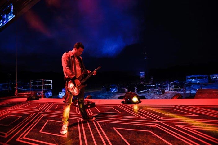 Британская рок-группа Muse объявила, что в сентябре начнет записывать новый, шестой студийный альбом. Об этом рассказал в эфире BBC Radio 1 бас-гитарист Muse Крис Уолстенхолм.