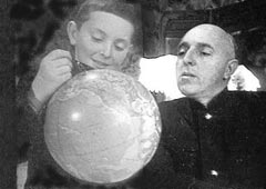 Иосиф Бродский с отцом, Александром Ивановичем. 1952 год. Фото матери Бродского, Марии Моисеевны Вольперт