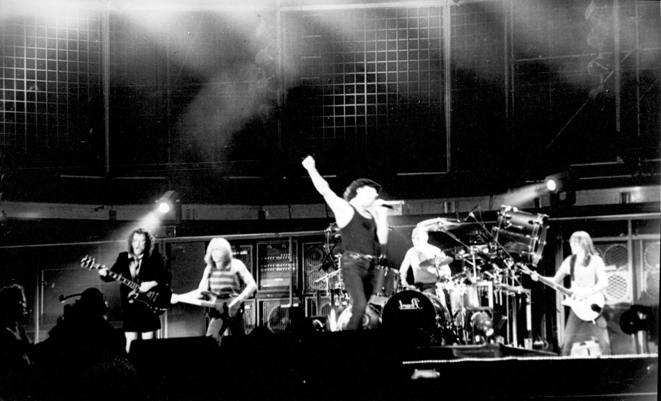 Группа AC/DC на рок концерте в Тушино. 1991 