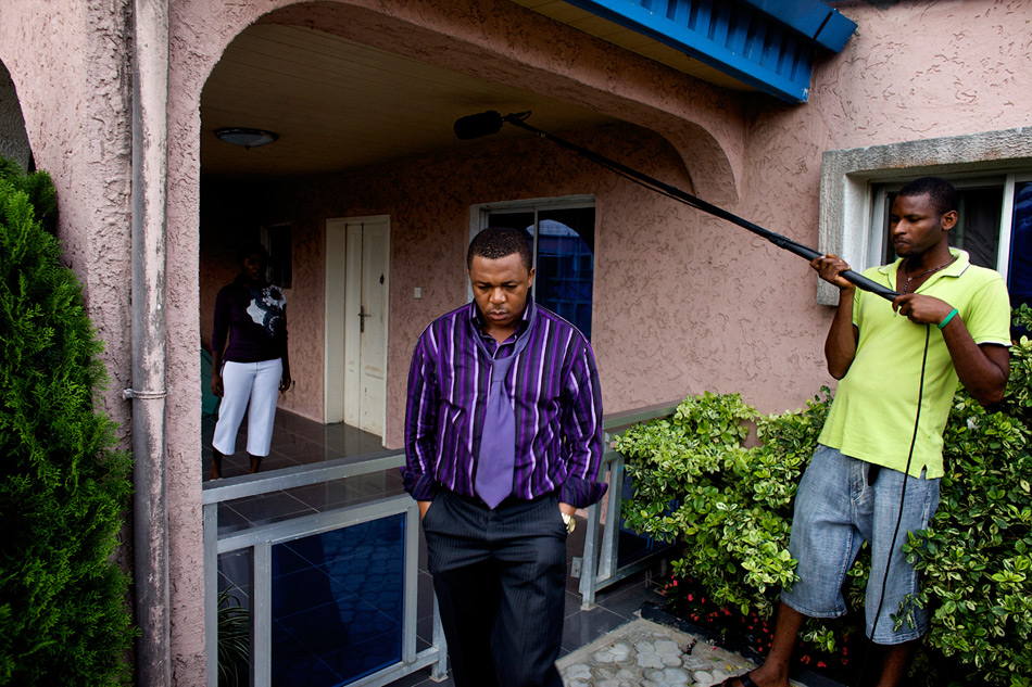 Суперзвезда нигерийского кино Фрасис Дуро уходит со съемочной площадки картины «Мрачнейшая связь» - Гай Калаф