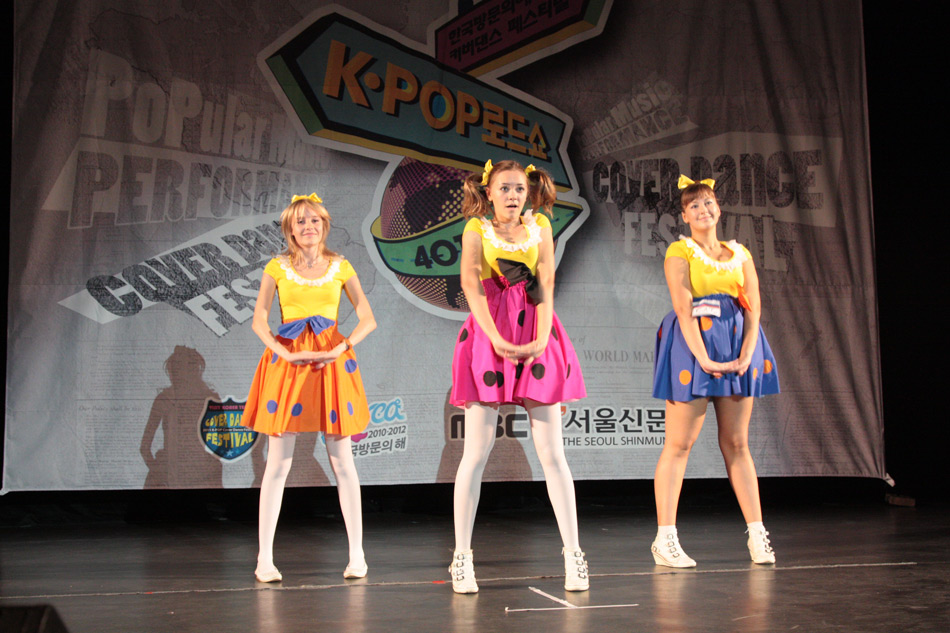 Команда C.A.T. с танцем на песню группы SECRET «Shy Boy». 2011 K-Pop Cover Dance Festival. 6 сентября 2011 - Валерий Леденев