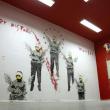 В Берлине восстановлена считавшаяся утраченной работа знаменитого художника-граффитиста Бэнкси, созданная им в 2003 году во время арт-фестиваля в галерее Kuenstlerhaus Bethanien.