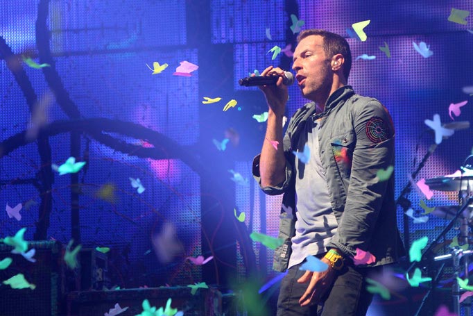 Британская группа Coldplay, возглавившая в июне крупнейший мировой рок-фестиваль Гластонбери, объявлена лучшим фестивальным хедлайнером 2011 года по результатам онлайн-опроса BBC 6 Music.