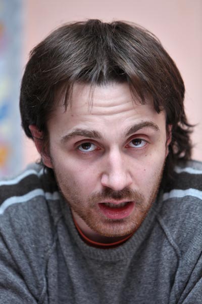 Следователи закрыли уголовное дело активиста арт-группы «Война» Леонида Николаева.
