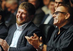 Глава Чечни Рамзан Кадыров и актер Жан-Клод Ван Дамм на праздничном концерте, посвященном Дню города. Грозный, 5 октября 2011 года