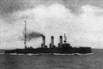 Крейсер 1-го ранга «Аврора» после Цусимского сражения, фотография сделана с борта крейсера «Олег» 15 мая 1905 года