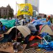 Участники всемирной акции протеста в палаточном лагере. 15 октября 2011. Бостон, Массачусетс 