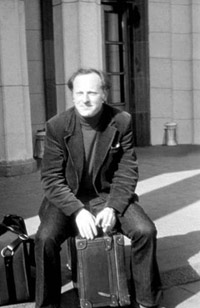 Иосиф Бродский в ленинградском аэропорту «Пулково» в день эмиграции. 4 июня 1972 года - М. И. Мильчик