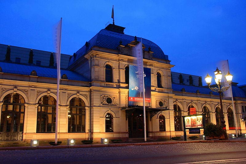В концертных программах Симфонического оркестра Мариинского театра под управлением Валерия Гергиева, которые пройдут в Баден-Бадене с 28 по 30 октября, примут участие лауреаты XIV конкурса Чайковского.