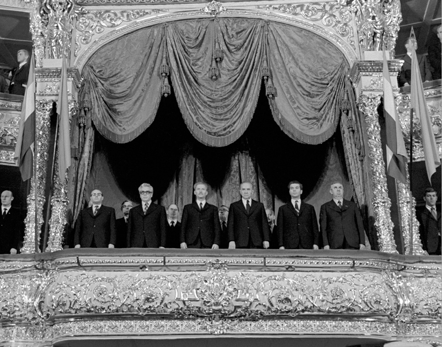 Члены Политбюро ЦК СССР и ЦК ВСРП в ложе Большого театра, 1975 год