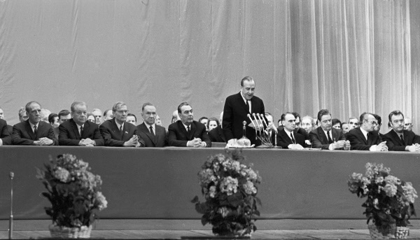 Первый секретарь МГК КПСС Виктор Васильевич Гришин открывает торжественное собрание, посвященное 100-летию Парижской коммуны, в Большом театре, 17 марта 1971 года