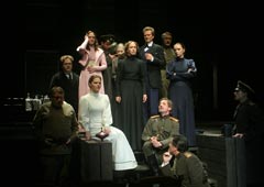 Сцена из спектакля «Три сестры» МДТ — Театра Европы