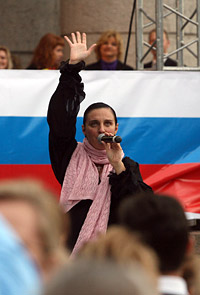 Елена Ваенга на митинг-концерте в поддержку выдвижения Валентины Матвиенко в Совет Федерации 