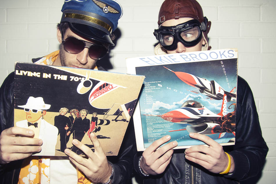 Flight Facilities. «Foreign Language (feat. Jess Higgs)»