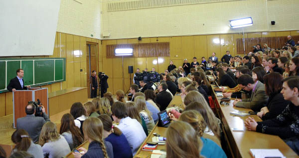 Дмитрий Медведев на встрече со студентами журфака МГУ 