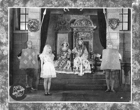 Кадр из фильма Бада Полларда «Алиса в Стране чудес», 1931 
