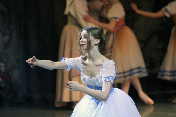 Прима-балерина Мариинского театра Евгения Образцова перешла в балетную труппу Большого театра.