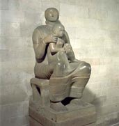 Среди экспонатов, предназначенных для показа в Московском Кремле, «Мадонна с младенцем» (1943–44) — модель скульптуры, установленной в церкви в Нортхэмптоне, одна из самых любимых вещей самого художника
