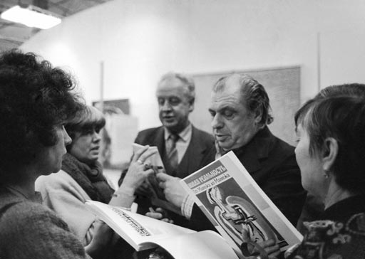 Сегодня, 27 февраля, в Москве на 86-м году жизни умер художник и теоретик искусства Элий Белютин, один из организаторов выставки советских авангардистов в 1962 году.