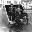 Британская группа Sex Pistols, стоящая у истоков панк-рока, подписала контракт с лейблом Universal. В этом году выйдет расширенное и переработанное издание альбома «Never Mind The Bollocks, Here's The Sex Pistols» (1977).