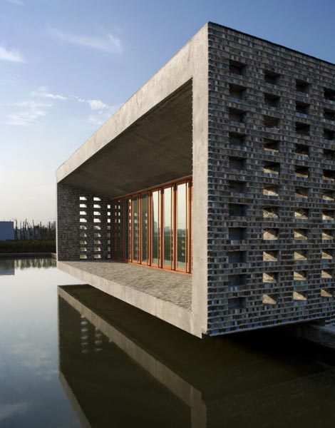 Ван Шу. «Керамический дом» в Цзиньху. 2003–2006