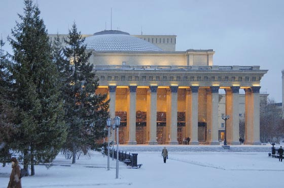 В 2012–2014 годах в качестве дополнительной помощи музыкальным театрам, симфоническим, камерным и хоровым ансамблям из федерального бюджета будет выделено в виде грантов 988,2 млн рублей.
