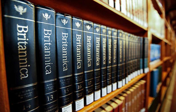 Представители «Энциклопедии Британники» объявили, что знаменитую энциклопедию больше никогда не переиздадут и теперь она будет доступна только в интернете.