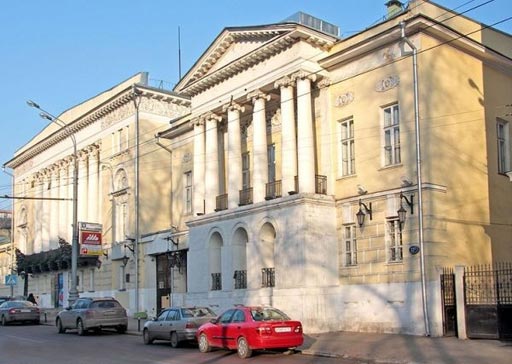 Международный центр Рерихов рассчитывает получить от Музея Востока 282 картины Николая и Святослава Рерихов, тем самым исключив их из музейного фонда Российской Федерации.