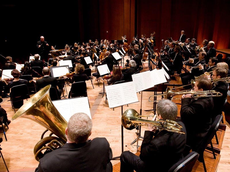 Гостями VII Фестиваля симфонических оркестров мира, восемь концертов которого состоятся 1–11 июня в Колонном зале Дома союзов в Москве, впервые станут симфонические оркестры из Южной и Северной Америки.