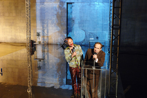 Сцена из спектакля Кшиштофа Варлиховского «(А)поллония», получившего «Золотую маску» в номинации «За лучший зарубежный спектакль, показанный в России в 2011 году» 