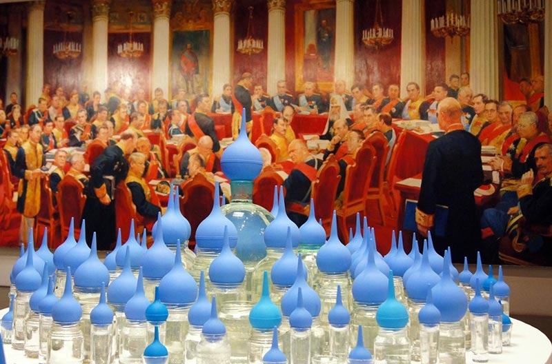 Чиновники за месяц до открытия отменили выставку современного искусства «Родина» в Новосибирском государственном краеведческом музее (НГКМ).