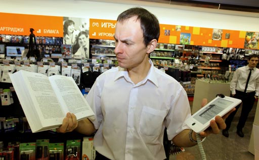 Выручка от легальных продаж электронных книг в России в 2011 году выросла вдвое по сравнению с 2010 годом и составила 135 млн рублей.
