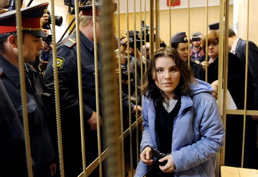 Екатерина Самуцевич, одна из обвиняемых по делу Pussy Riot, объявила голодовку. Об этом рассказали отцу девушки сотрудники СИЗО, не принявшие для нее продуктовую передачу.