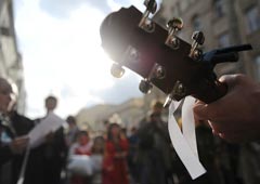 Музыканты поддержат протесты «Белым альбомом»