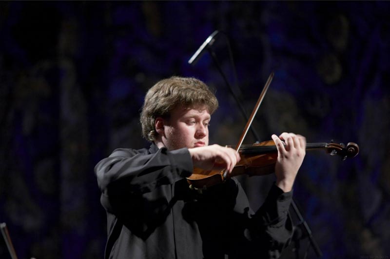 Российский скрипач Андрей Баранов стал победителем Конкурса имени королевы Елизаветы, одного из самых престижных соревнований академических музыкантов в мире.