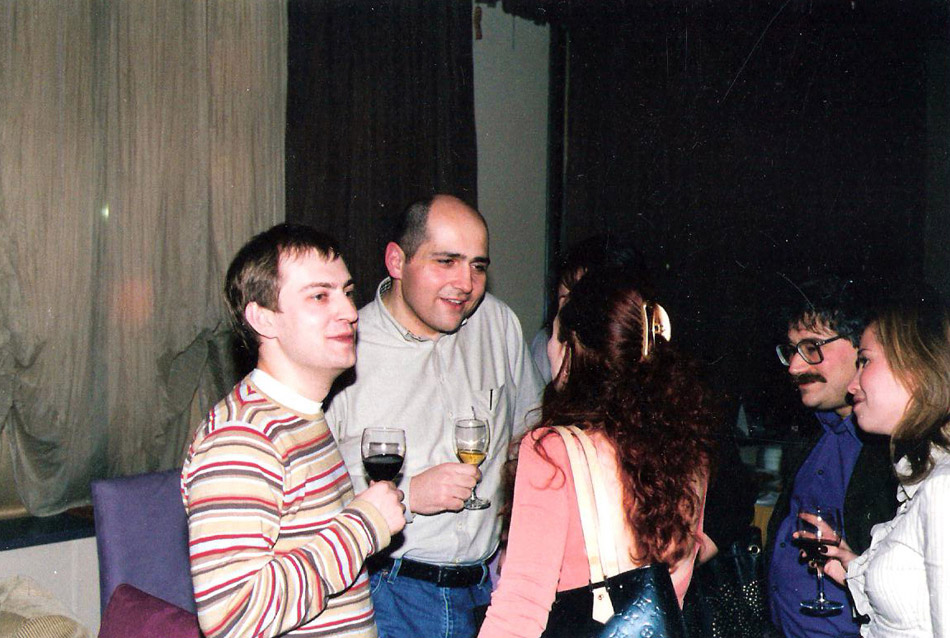 Февраль 2003 года, прощальная вечеринка Бориса Йордана. Алексей Ефимов и  Рафаэль Акопов (он будет еще месяц с нами).