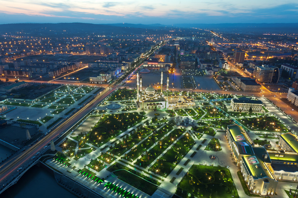 Города становится все более и. Город Грозный 2023. Чечня 2023 город. Грозный Чечня город сверху. Грозный фото города 2023.