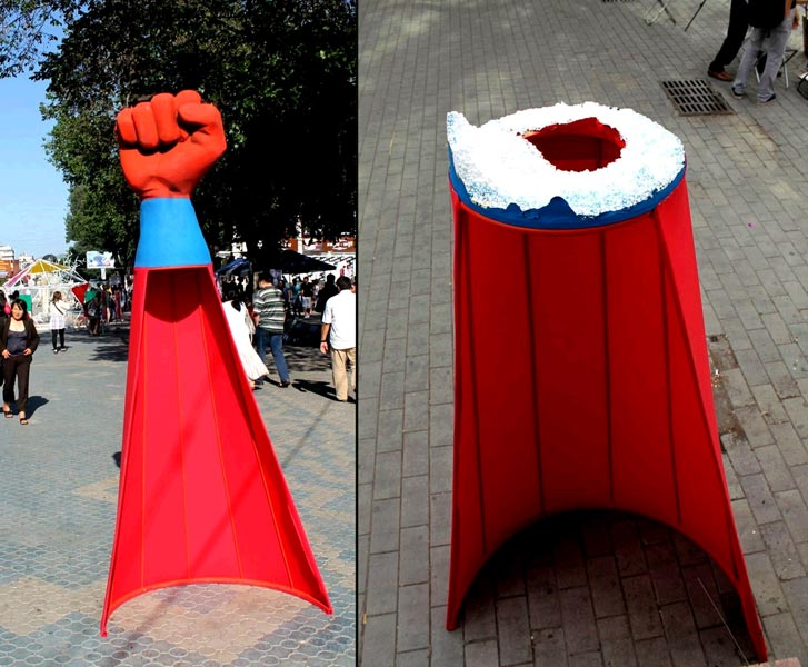 Жертвами вандализма стали объекты современного искусства, которые установили в Алма-Ате на местном Арбате в рамках III Международного фестиваля искусств ArtBatFest-2012, официально открывшегося в четверг, 31 мая.