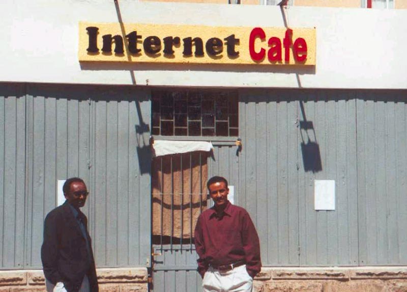 Власти Эфиопии сочли опасным для национальной безопасности использование сервисов голосового общения через интернет, подобных Skype и Google Talk, и запретили их под страхом тюремного заключения.