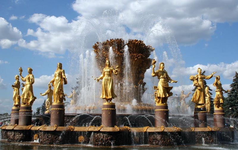 Сегодня, 21 июня, в Москве на территории Всероссийского выставочного центра откроется летний «Кино-парк» под открытым небом.