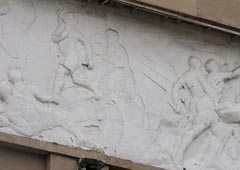 Барельеф работы Сергея Меркурова на фасаде Северной трибуны   стадиона «Динамо» 