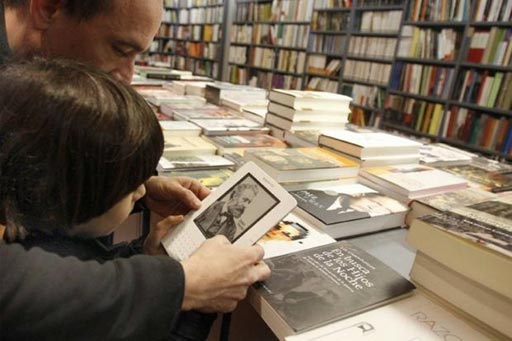В Испании учреждена новая литературная премия, которая будет присуждаться авторам художественных произведений, выпущенных в электронном, а не в бумажном виде.